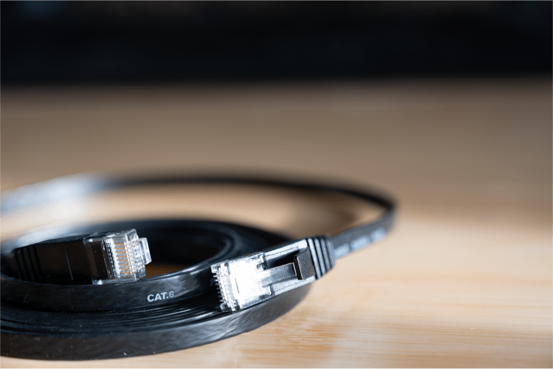 オフィスでインターネット環境を整えるなら、Web会議に向いており、Cat6より性能が良いCat6Aがオススメです。